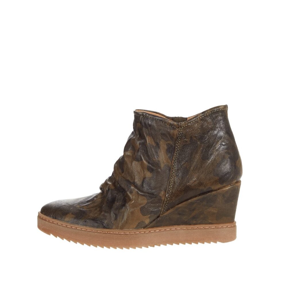 Sofft Sz. 9 New Siri Waterproof Leather Wedge Ankle Boot in Olive/Camouflage